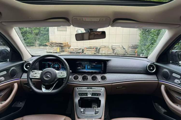 Used Mercedes-Benz E-Class 2020 E 300 L Sporty and Stylish Model Interior 3