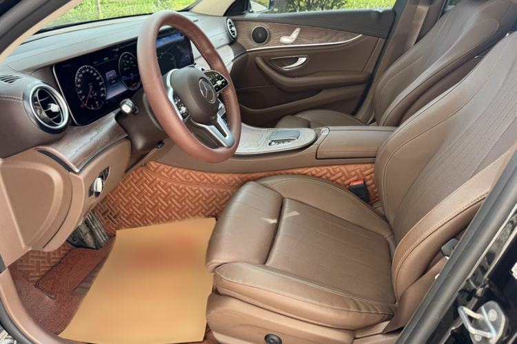 Used Mercedes-Benz E-Class 2020 Facelift E 260 L Interior 3