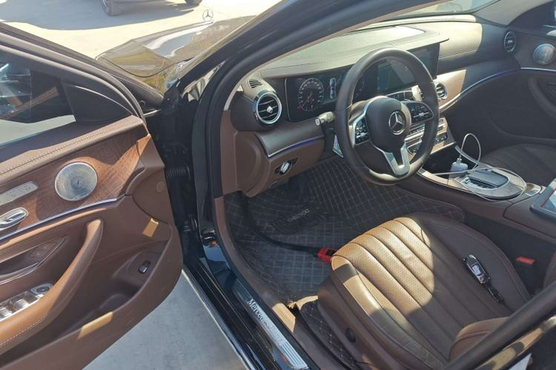 Used Mercedes-Benz E-Class 2020 Restyled E 300 L Exclusive Edition Interior 3