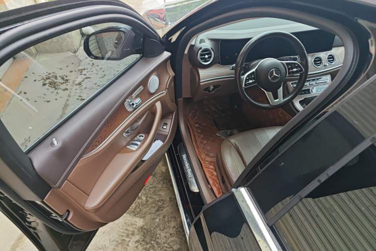Used Mercedes-Benz E-Class 2020 E 300 L Luxury Model Interior 3