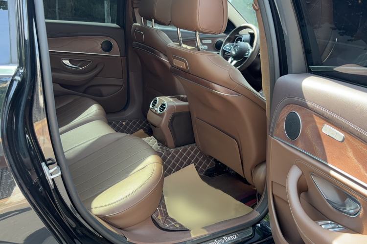 Used Mercedes-Benz E-Class 2020 Facelift E 300 L Stylish Edition Interior 3