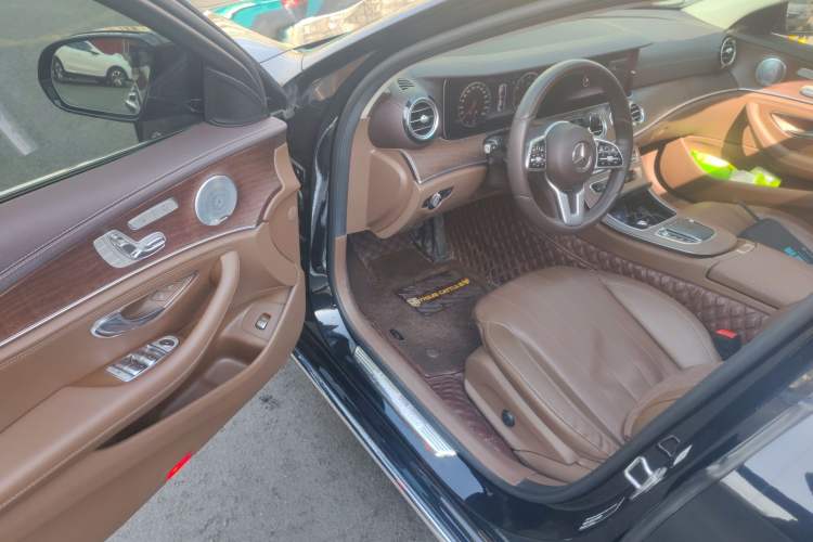 Used Mercedes-Benz E-Class 2020 E 300 L Luxury Model Interior 3