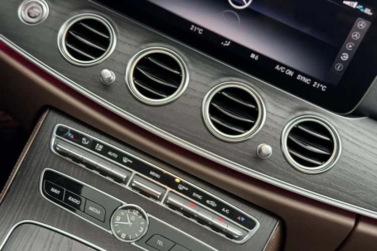 Used Mercedes-Benz E-Class 2020 Restyled E 300 L Sporty and Stylish Edition Interior 3