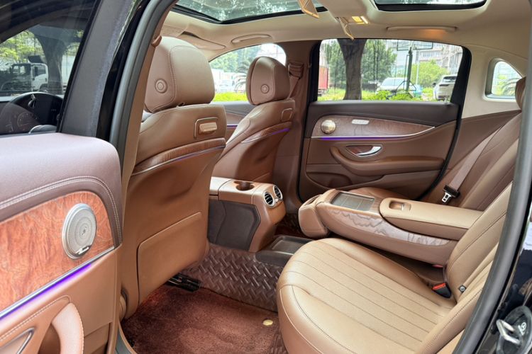 Used Mercedes-Benz E-Class 2020 E 300 L Stylish Model Interior 3