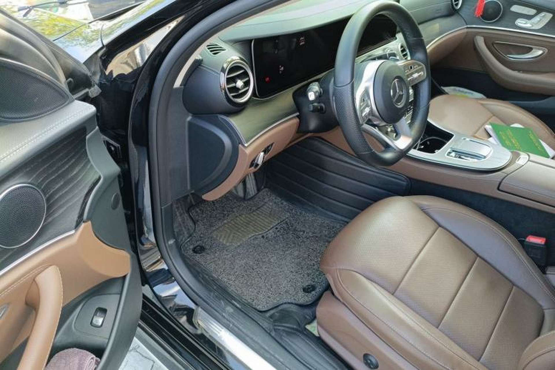 Used Mercedes-Benz E-Class 2020 E 300 L Sporty and Stylish Model Interior 3