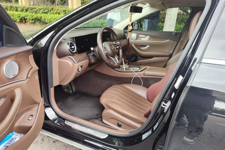 Used Mercedes-Benz E-Class 2020 Restyled E 300 L Exclusive Edition Interior 3