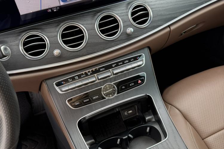 Used Mercedes-Benz E-Class 2020 Restyled E 300 L Sporty and Stylish Edition Interior 4
