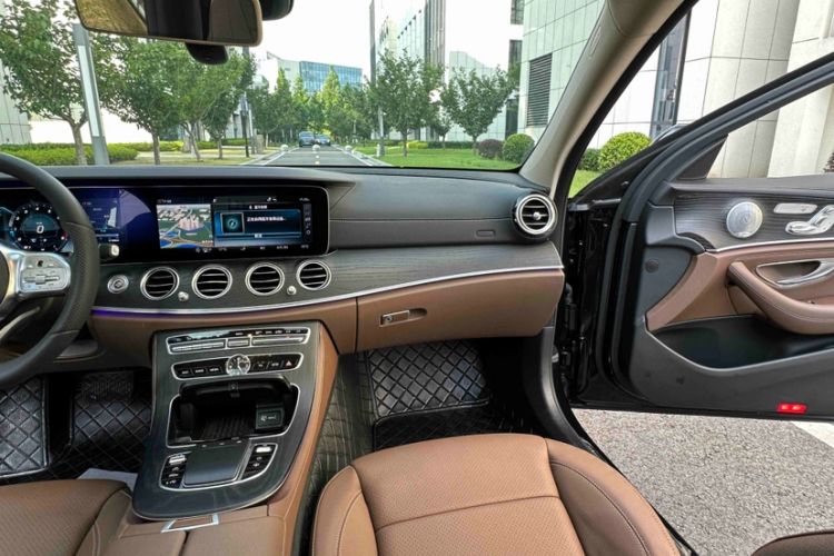 Used Mercedes-Benz E-Class 2020 Restyled E 300 L Sport Exclusive Edition Interior 4