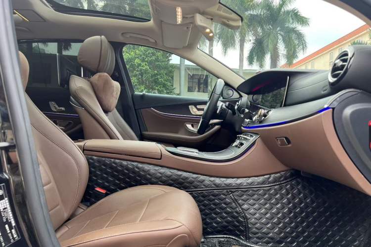 Used Mercedes-Benz E-Class 2020 E 300 L Sport Luxury Edition Interior 4