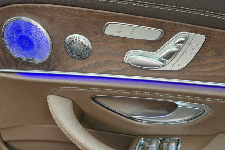 Used Mercedes-Benz E-Class 2020 Restyled E 300 L Exclusive Edition Interior 4
