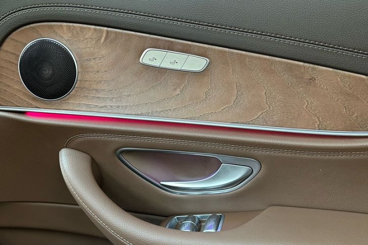 Used Mercedes-Benz E-Class 2020 E 300 L Stylish Model Interior 4