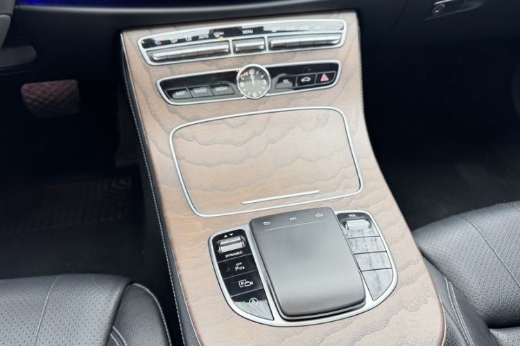 Used Mercedes-Benz E-Class 2020 E 260 L Interior 4