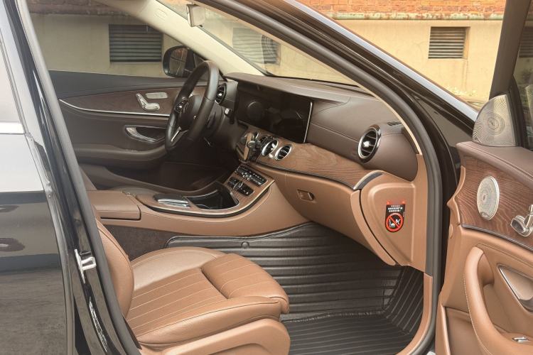 Used Mercedes-Benz E-Class 2020 Facelift E 260 L Interior 4