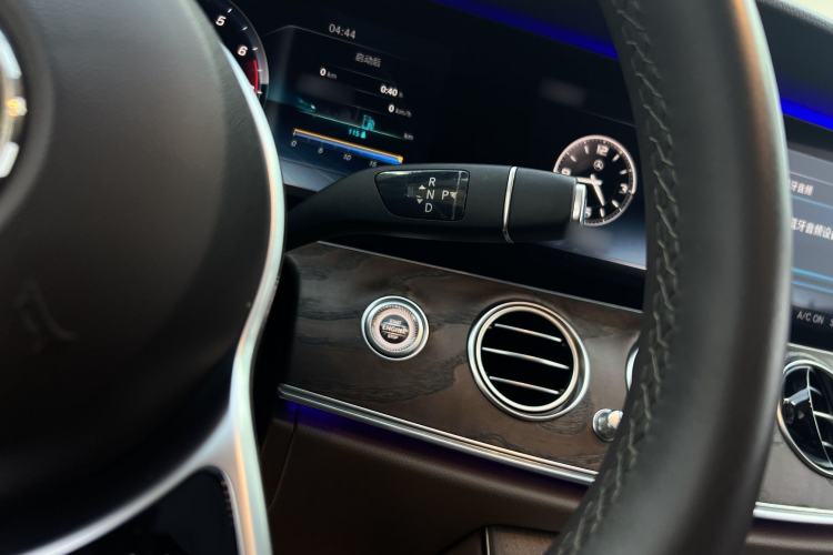 Used Mercedes-Benz E-Class 2020 Facelift E 300 L Stylish Edition Interior 4
