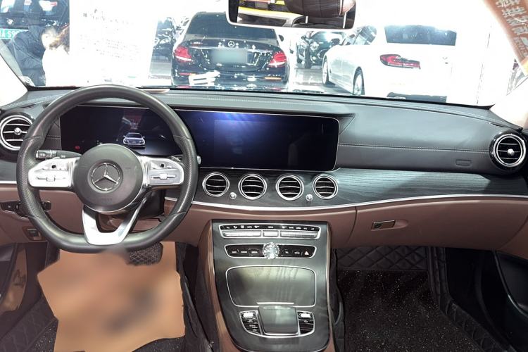 Used Mercedes-Benz E-Class 2020 Restyled E 300 L Sporty and Stylish Edition Interior 4
