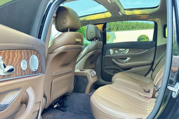 Used Mercedes-Benz E-Class 2020 Restyled E 300 L Exclusive Edition Interior 4