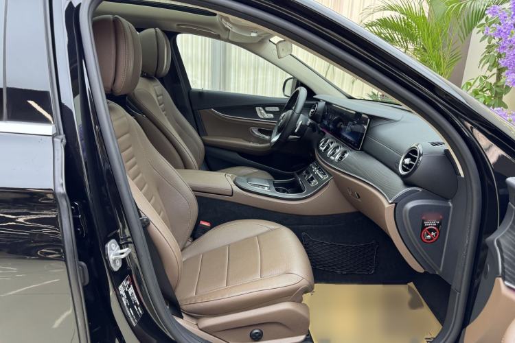 Used Mercedes-Benz E-Class 2020 E 300 L Sporty and Stylish Model Interior 4