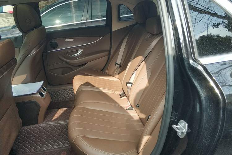 Used Mercedes-Benz E-Class 2020 Facelift E 260 L Interior 4