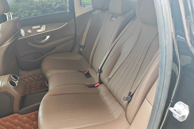 Used Mercedes-Benz E-Class 2020 E 300 L Luxury Model Interior 4