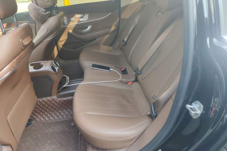 Used Mercedes-Benz E-Class 2020 E 300 L Luxury Model Interior 4