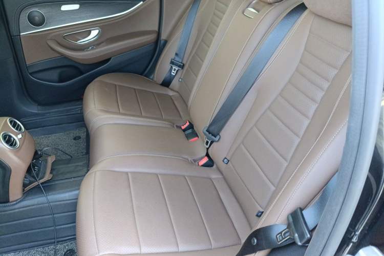 Used Mercedes-Benz E-Class 2020 E 300 L Sporty and Stylish Model Interior 4