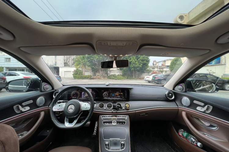 Used Mercedes-Benz E-Class 2020 E 300 L Sport Luxury Edition Interior 5