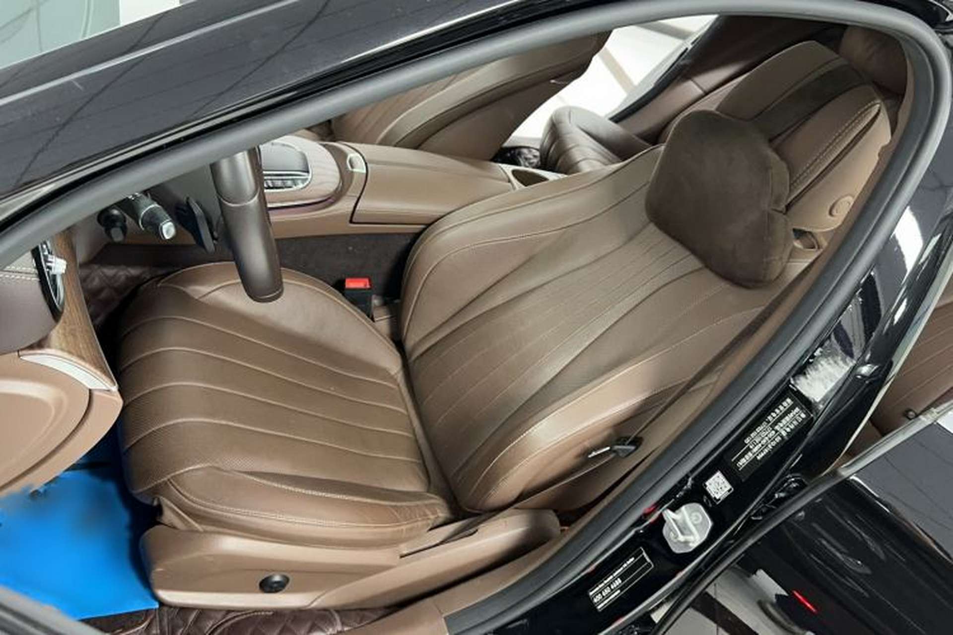 Used Mercedes-Benz E-Class 2020 Restyled E 300 L Exclusive Edition Interior 5