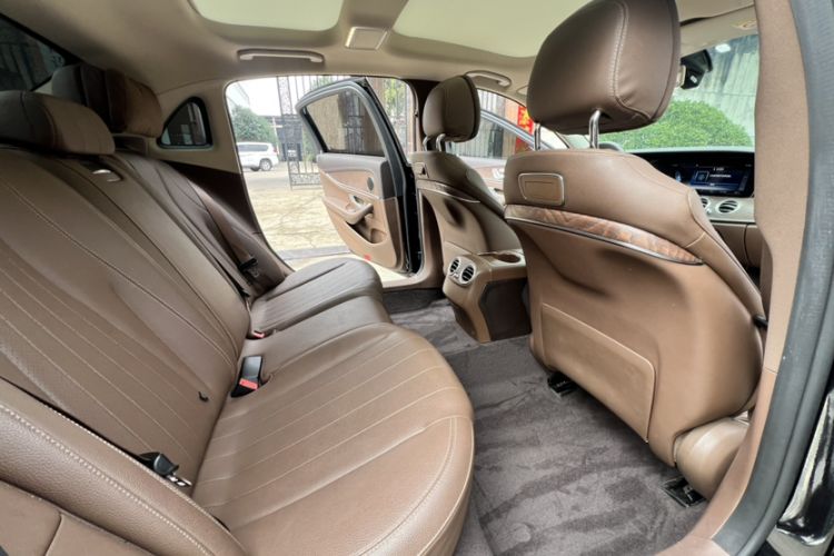 Used Mercedes-Benz E-Class 2020 Facelift E 300 L Stylish Edition Interior 5