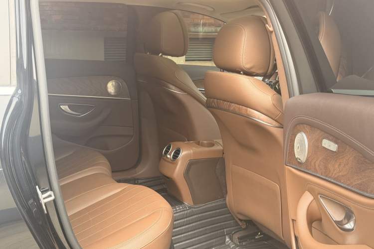 Used Mercedes-Benz E-Class 2020 Facelift E 260 L Interior 5