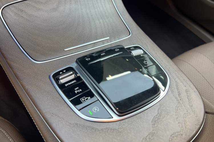 Used Mercedes-Benz E-Class 2020 Facelift E 300 L Stylish Edition Interior 5