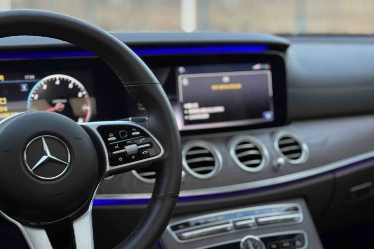 Used Mercedes-Benz E-Class 2020 Restyled E 300 L Exclusive Edition Interior 5