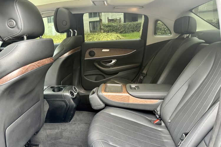 Used Mercedes-Benz E-Class 2020 Facelift E 260 L Interior 5