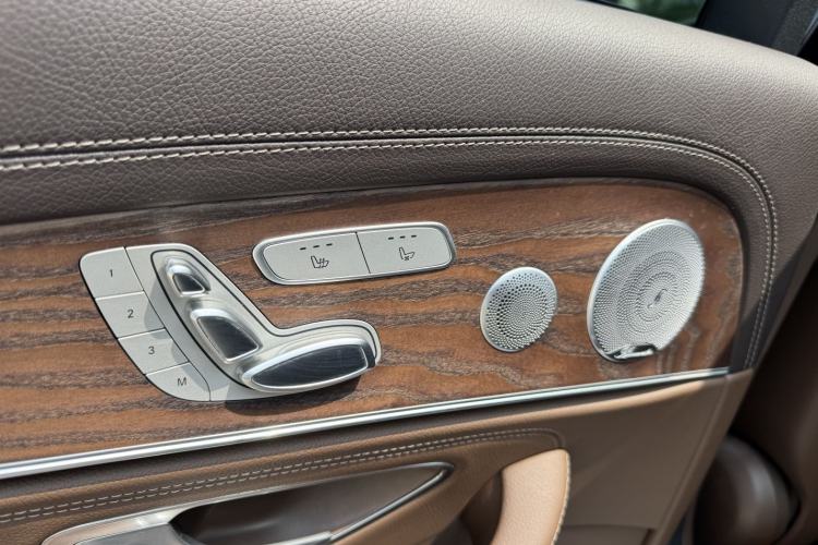 Used Mercedes-Benz E-Class 2020 Restyled E 300 L Exclusive Edition Interior 5