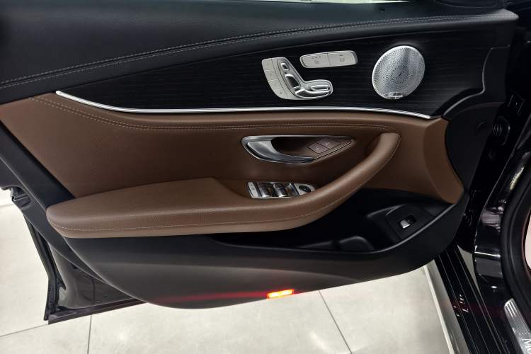 Used Mercedes-Benz E-Class 2020 Restyled E 300 L Sport Exclusive Edition Interior 5