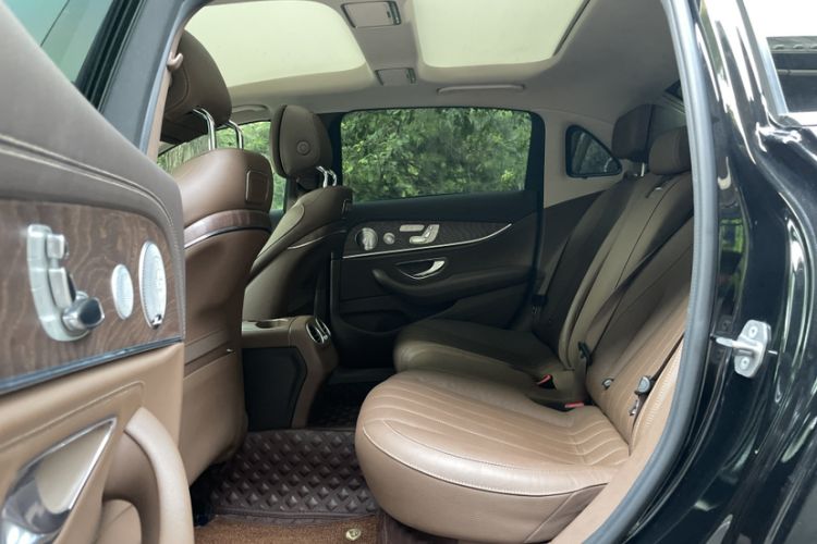 Used Mercedes-Benz E-Class 2020 Restyled E 300 L Exclusive Edition Interior 5