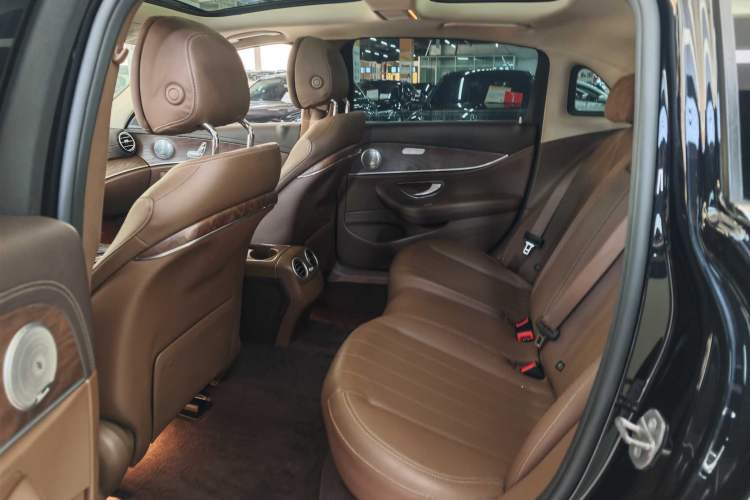 Used Mercedes-Benz E-Class 2020 Facelift E 260 L Interior 5