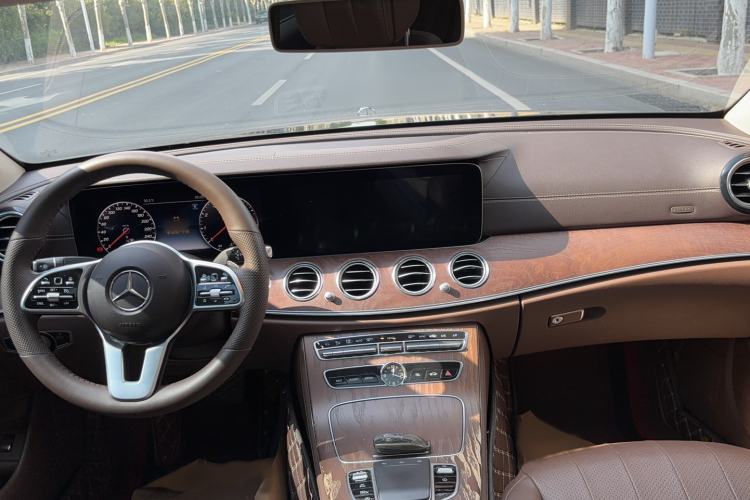Used Mercedes-Benz E-Class 2020 Facelift E 300 L Stylish Edition Interior 5