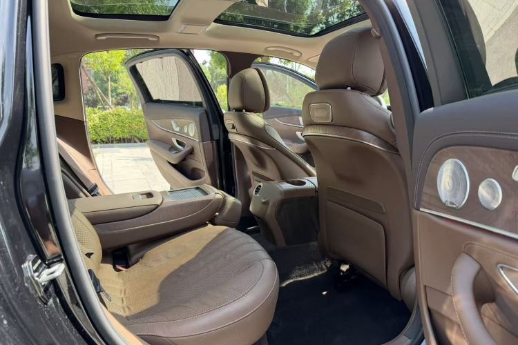 Used Mercedes-Benz E-Class 2020 Restyled E 300 L Exclusive Edition Interior 5