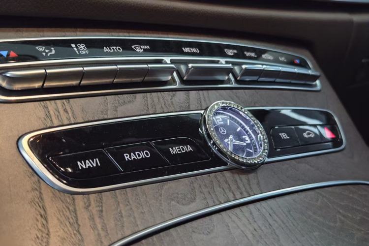 Used Mercedes-Benz E-Class 2020 E 300 L Luxury Model Interior 6