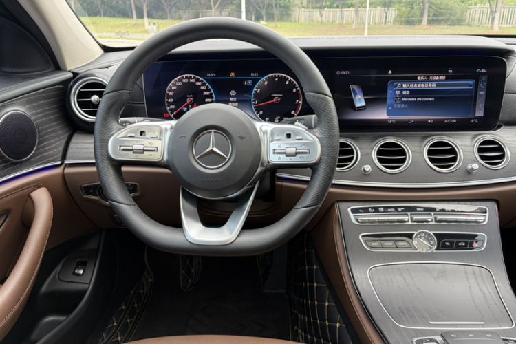 Used Mercedes-Benz E-Class 2020 Restyled E 300 L Sporty and Stylish Edition Interior 6
