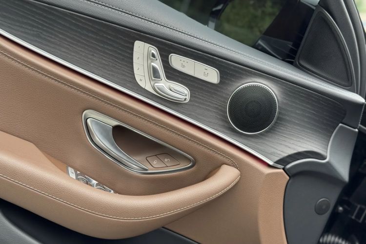 Used Mercedes-Benz E-Class 2020 Restyled E 300 L Sporty and Stylish Edition Interior 6
