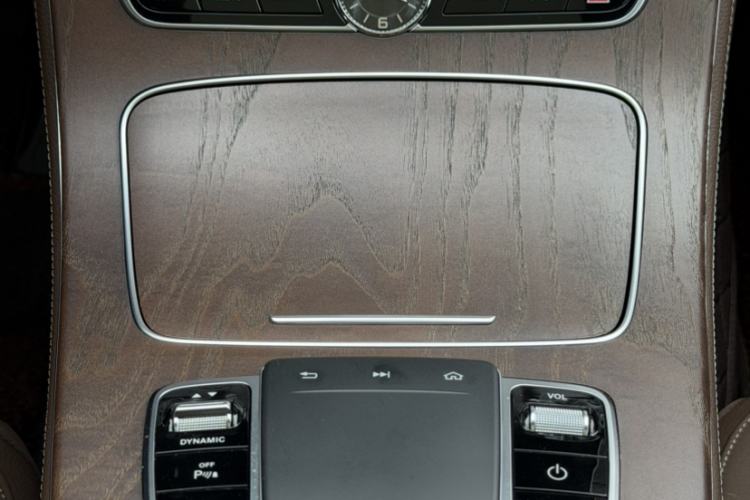 Used Mercedes-Benz E-Class 2020 Restyled E 300 L Exclusive Edition Interior 7
