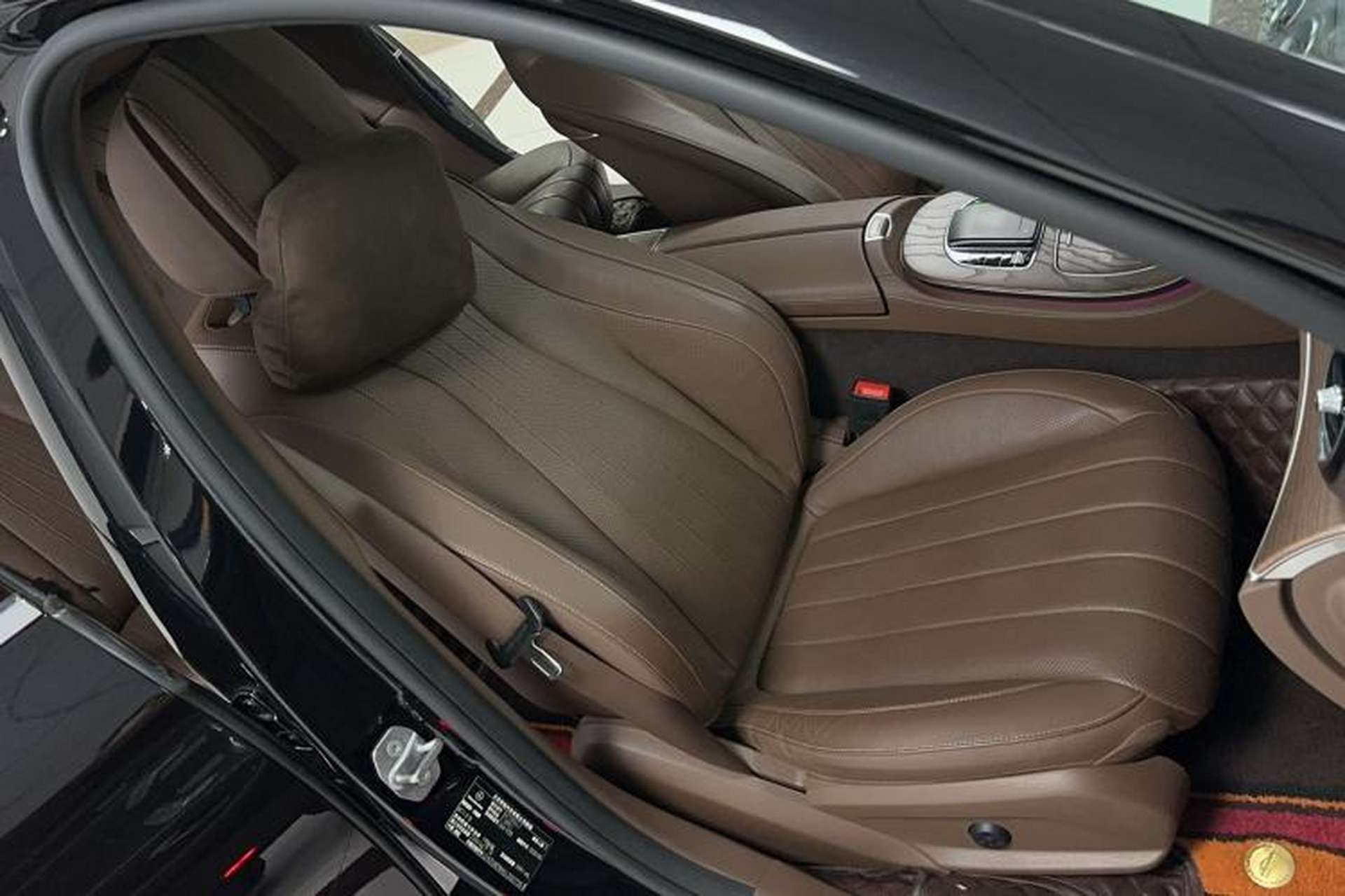 Used Mercedes-Benz E-Class 2020 Restyled E 300 L Exclusive Edition Interior 7