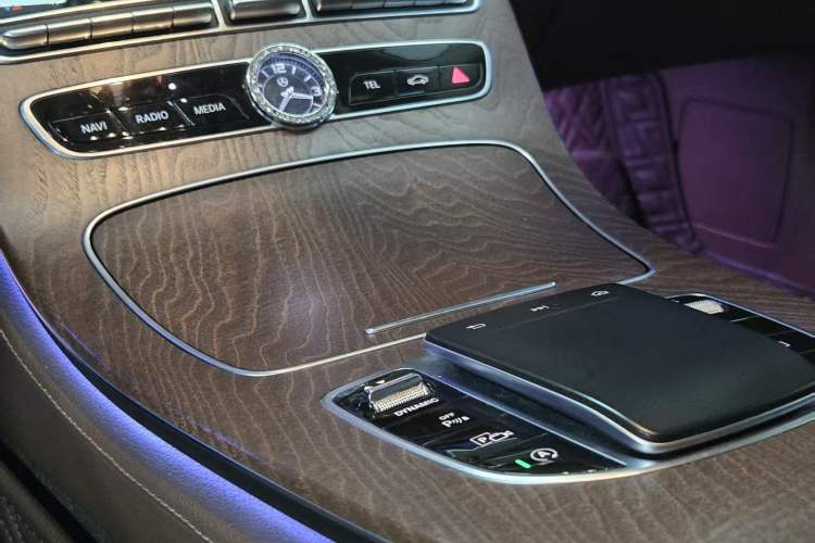 Used Mercedes-Benz E-Class 2020 E 300 L Luxury Model Interior 7