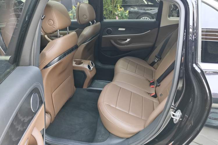 Used Mercedes-Benz E-Class 2020 E 260 L Sport Edition Interior 7
