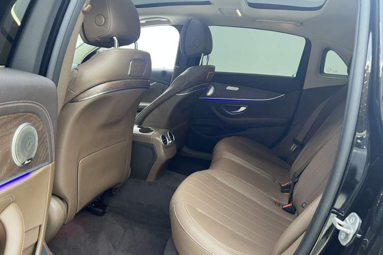 Used Mercedes-Benz E-Class 2020 Facelift E 300 L Stylish Edition Interior 7