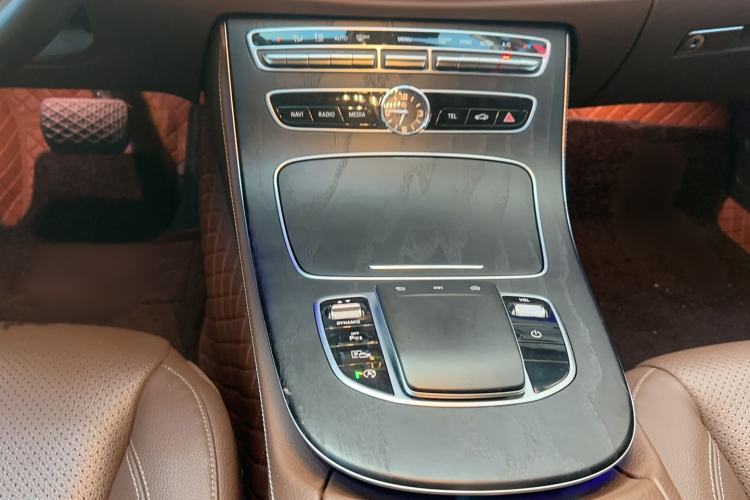 Used Mercedes-Benz E-Class 2020 Restyled E 300 L Sporty and Stylish Edition Interior 7