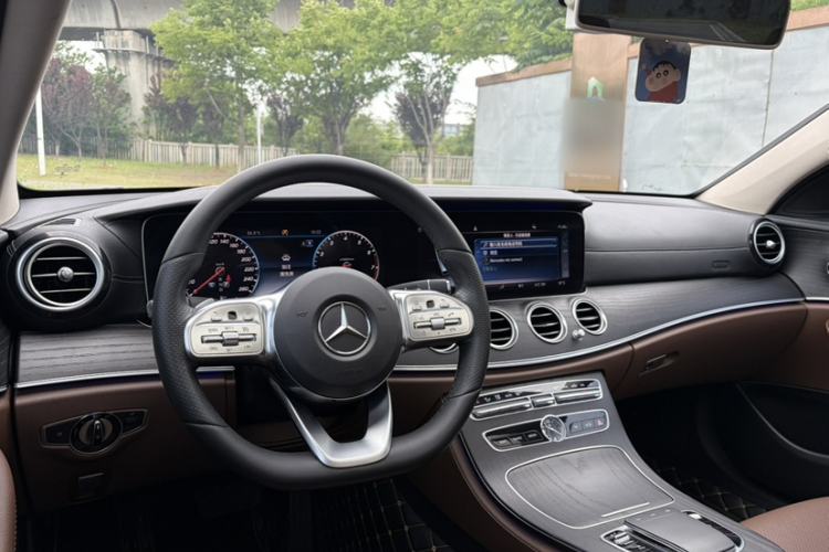 Used Mercedes-Benz E-Class 2020 Restyled E 300 L Sporty and Stylish Edition Interior 7