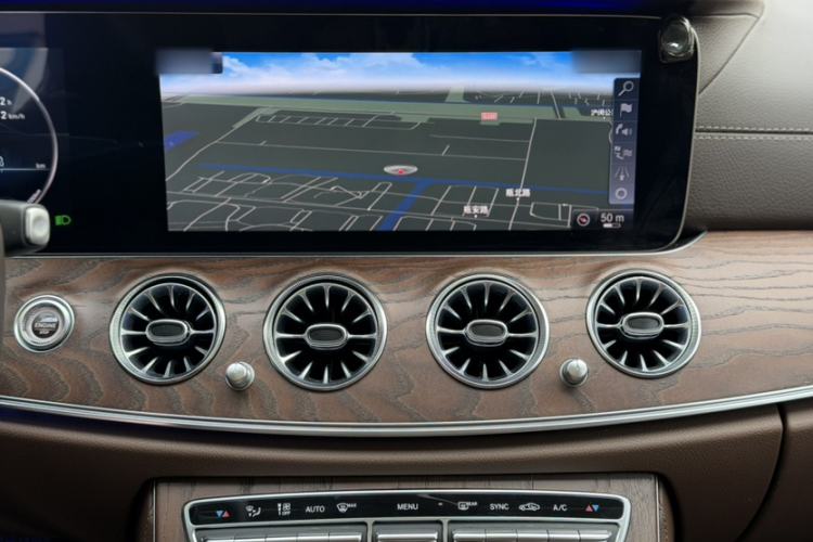 Used Mercedes-Benz E-Class 2020 Restyled E 300 L Exclusive Edition Interior 8