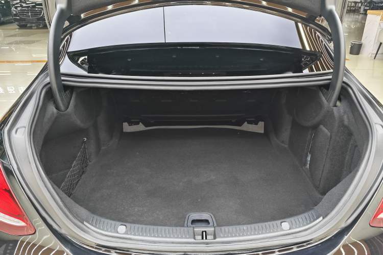 Used Mercedes-Benz E-Class 2020 E 260 L Sport Edition Interior 8